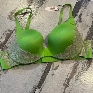 NWT Victoria Secret bra rare color